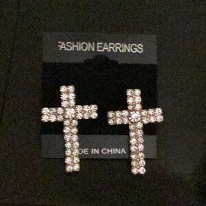 🌹NWT Stunning Cross Rhinestone Pierced Style Earrings Closet Must Have 🌹